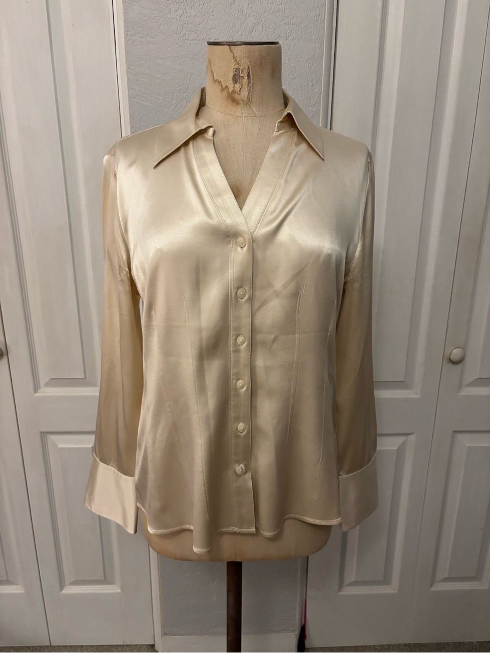 Classiques Entier 100% Silk Ivory Buttondown Blouse Size Large